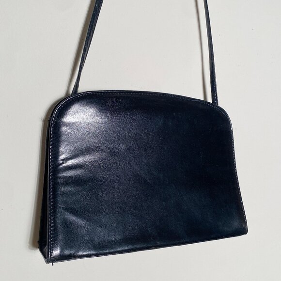 Vintage 1980s Patent Leather Crossbody or Shoulder Boxy Bag GOLD Hardware - Picture 3 of 7